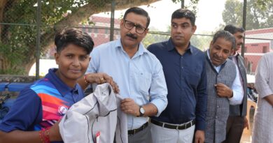 *हरियाणा सीएम के निजी सहायक दीपक शर्मा ने क्रीड़ा भारती संगठन के साथियों के साथ ब्लाइंड महिला क्रिकेट टीम को सब से पहले ट्रेक सूट किए प्रदान*