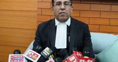 इनेलो नेता अभय चौटाला की सुरक्षा केंद्रीय एजेंसी से करवाने का मामले में हाई कोर्ट में हुई सुनवाई के बाद एडवोकेट संदीप गोयत ने पत्रकारों को केस की दी जानकारी*