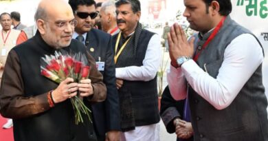 *केंद्रीय गृह एवं सहकारिता मंत्री अमित शाह के पंचकूला आगमन पर जब हरियाणा सरकार के युवा मंत्री गौरव गौतम ने स्वागत किया तो अमित शाह ने हंसते हुए आंखों ही आंखों में मंत्री गौतम को आगे बढ़ने का संदेश दिया। जो चर्चा का एक विषय बन गया।*