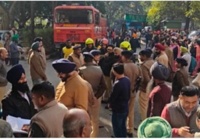 पंजाब सिविल सेक्रेटेरिएट को बम से उड़ाने की धमकी / खाली करवाए गए सचिवालय!*