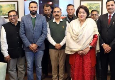 *6 दिनो से हरियाणा में चली आ रही है तहसीलदारों की हड़ताल खत्म / FCR के साथ हुई बैठक में लिया गया निर्णय / कल से काम पर लौटेंगे तहसीलदार व नायब तहसीलदार*