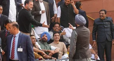 राहुल गांधी ने केंद्रीय मंत्री बिट्टू पर किया कटाक्ष / कहा देखो आ रहा है गद्दार*