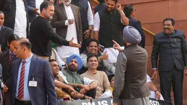 राहुल गांधी ने केंद्रीय मंत्री बिट्टू पर किया कटाक्ष / कहा देखो आ रहा है गद्दार*