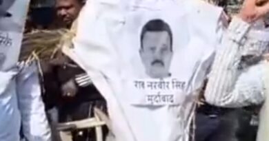 *मंत्री राव नरबीर के बयान से हजारों कर्मचारियों में रोष / दमकल कर्मचारियों ने अपमानजनक टिप्पणी करने पर की कड़ी निंदा करते हुए फूंका मंत्री का पुतला!*