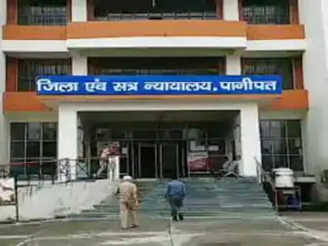 कोर्ट के आदेश पर हुई महिला पार्षद सहित 13 पर FIR!*