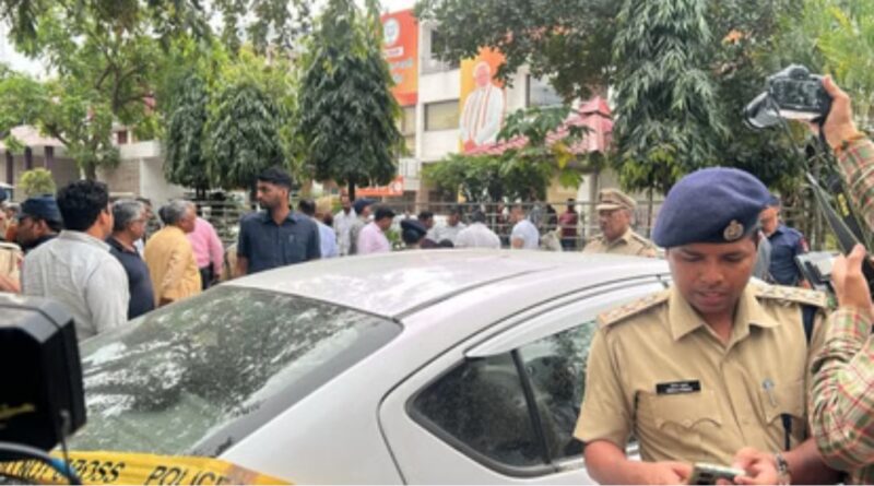 चंडीगढ़ स्तिथ पंजाब भाजपा मुख्यालय के बाहर धमाका/दूर तक गूंजी आवाज/मची अफरा-तफरी/ पूरे शहर में अलर्ट*