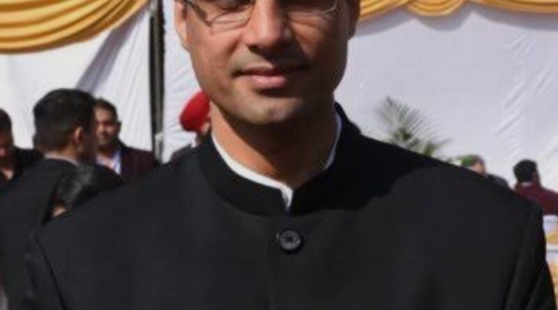 *हरियाणा सरकार ने फिर किये IAS तथा HCS अधिकारियों के नियुक्ति एव तबादले / वर्तमान कार्यभार के साथ मनीष लोहान माइंस जियोलॉजी तथा सूचना एवं जनसंपर्क विभाग के अतिरिक्त निदेशक नियुक्त*