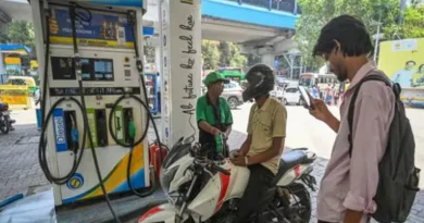 मोदी सरकार ने आम आदमी को फिर दिया झटका / 5 दिन में दूसरी बार बढ़े पेट्रोल-डीजल तथा सीएनजी के दाम!*