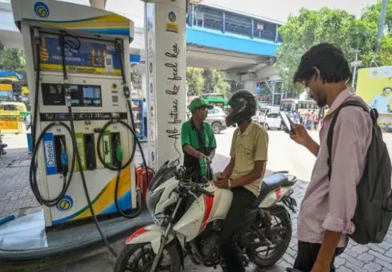 मोदी सरकार ने आम आदमी को फिर दिया झटका / 5 दिन में दूसरी बार बढ़े पेट्रोल-डीजल तथा सीएनजी के दाम!*
