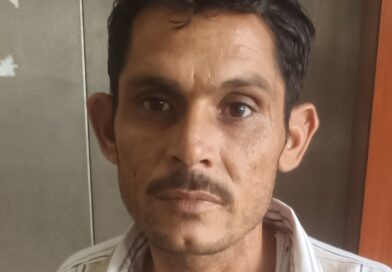 *हरियाणा सिविल सचिवालय चंडीगढ़ में बंदरों के आतंक / सीढ़ियों से आ रहे कर्मचारी पर आठ बंदरो ने हमला कर बुरी तरह से काटा / हस्पताल पहुचे कर्मचारी को टीके लगाकर किया उपचार*