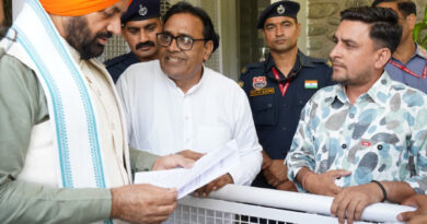 हरियाणा के मुख्यमंत्री नायब सिंह सैनी ने आज चंडीगढ़ में संत कबीर कुटीर पर लोगों की समस्याएं सुन किए समाधान के आदेश*