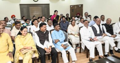 *हरियाणा सीएम नायब सैनी ने आज प्रदेश के विभिन्न बोर्डों एवं निगमों के नवनियुक्त चेयरमैन एवं वाइस चेयरमैन से संत कबीर कुटीर पर की शिष्टाचार भेंट और दी हार्दिक शुभकामनाएँ*