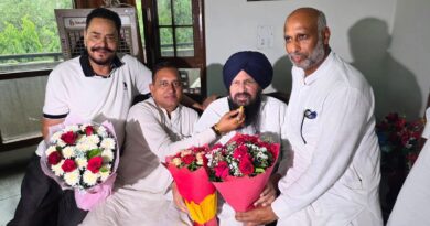 हरियाणा भाजपा के पूर्व प्रदेश महासचिव तथा पूर्व एमएलए डॉ पवन सैनी ने सरदार हरजीत सिंह ग्रेवाल को राष्ट्रीय अल्पसंख्यक आयोग का चेयरमैन नियुक्त होने पर दी बधाई*