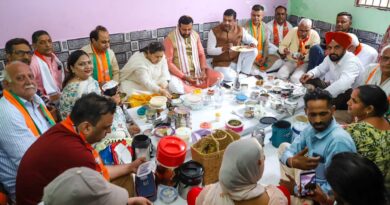 *सीएम नायब सैनी तथा प्रदेशअध्यक्षा अर्चना गुप्ता ने कार्यकर्ताओं में जोश भरने के लिए शुरू की सराहनीय पहल / शक्ति केंद्रों पर कार्यकर्ताओं के साथ किया भोजन*