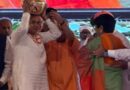 *यूपी के सीएम योगी ने एससी मोर्चा के प्रदेश अध्यक्ष सत्य प्रकाश जरावता के सिर पर रखा पवित्र मिट्टी से सुशोभित कलश / संत शिरोमणि गुरु रविदास जी की जन्मभूमि से पवित्र मिट्टी लेकर वीरवार को गुरुग्राम पहुंचेगा भाजपा प्रतिनिधिमंडल*