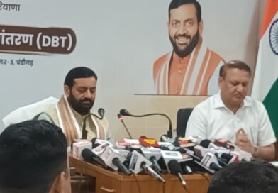 *हरियाणा के मुख्यमंत्री नायब सैनी हरियाणा निवास चंडीगढ़ में प्रेसवार्ता को सम्बोधित करते हुए*